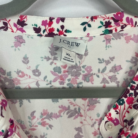 J Crew floral long sleeve blouse with shoulder ruffles. Very pretty! - Picture 3 of 4
